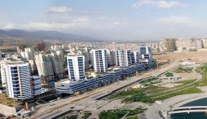 تأثیرات تحولات سیاسی و اقتصادی بر بازار املاک در منطقه آینه ورزان دماوند تهران